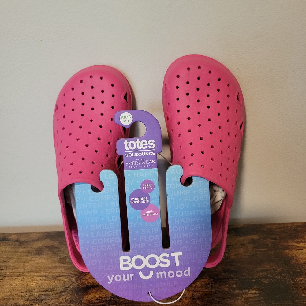 NEW Totes Solbounce Clogs Girls Size 13 Pink